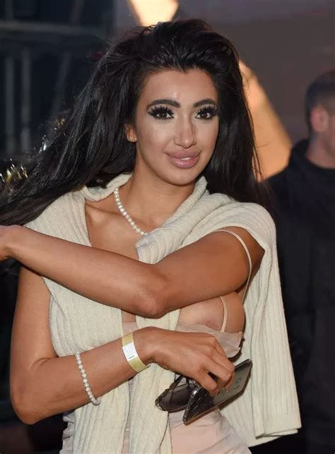 Chloe Khan posts sexy throwback of HUGE boobs to celebrate .